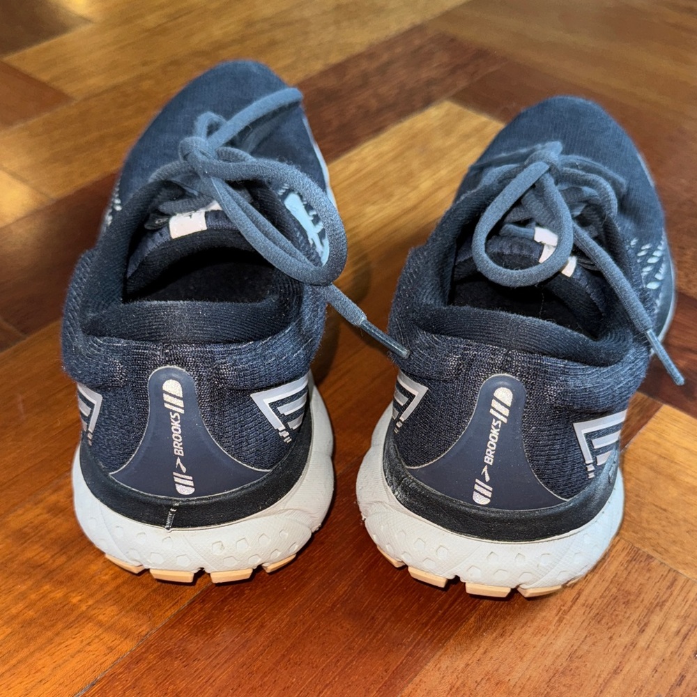 Brooks Ghost 13 Athletic Sneakers in Black & Grey - Picture 3 of 7